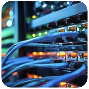 کابل‌کشی منظم شبکه با کابل‌های اترنت در دیتاسنتر حرفه‌ای